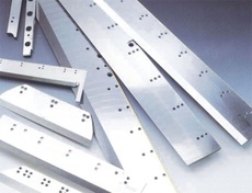 Новые плоские ножи к бумагорезательным, лущильным, дробильным, листогибочным и др машинам.